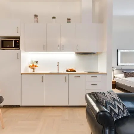 Feel The Charm And Luxury Of براغ